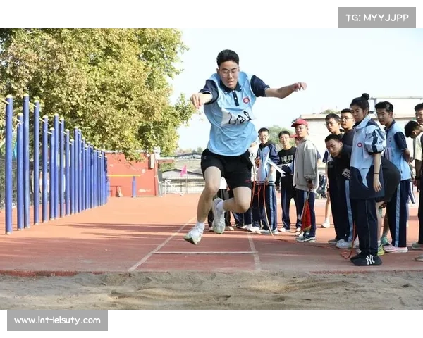 铅球项目传承与发展 老将新秀同场竞技 展现青春与经验的融合